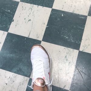 air max Tn size 9 womens shoes with gold and pink